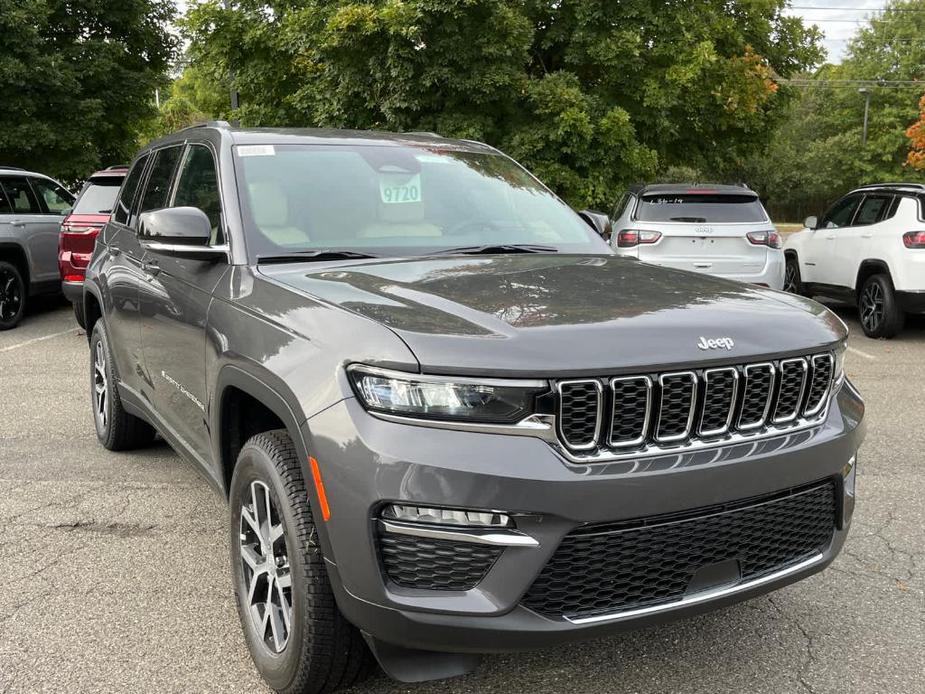 new 2024 Jeep Grand Cherokee car, priced at $52,810