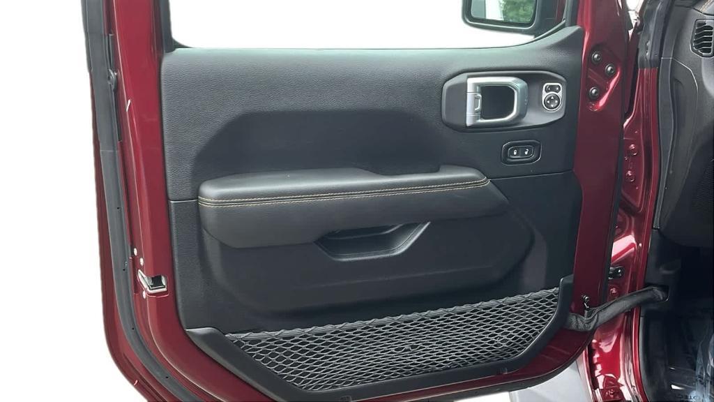 used 2021 Jeep Gladiator car, priced at $37,428