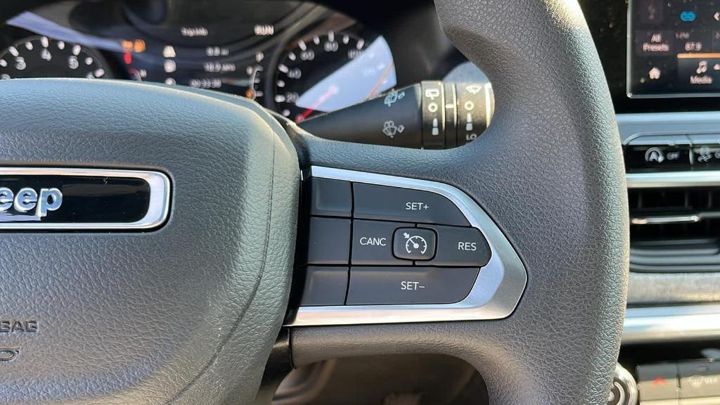 new 2025 Jeep Compass car, priced at $27,495