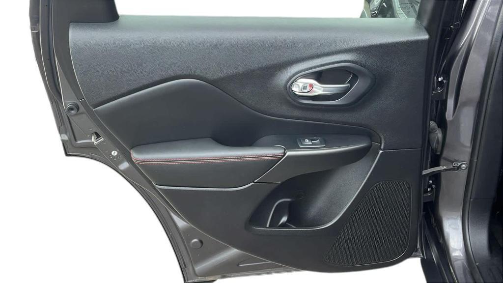 used 2021 Jeep Cherokee car, priced at $25,816
