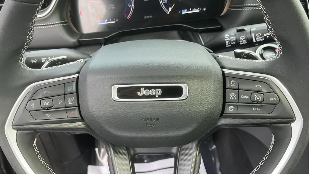 used 2025 Jeep Grand Cherokee car, priced at $41,402