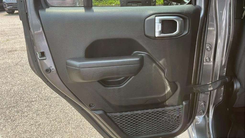 used 2021 Jeep Gladiator car, priced at $34,326