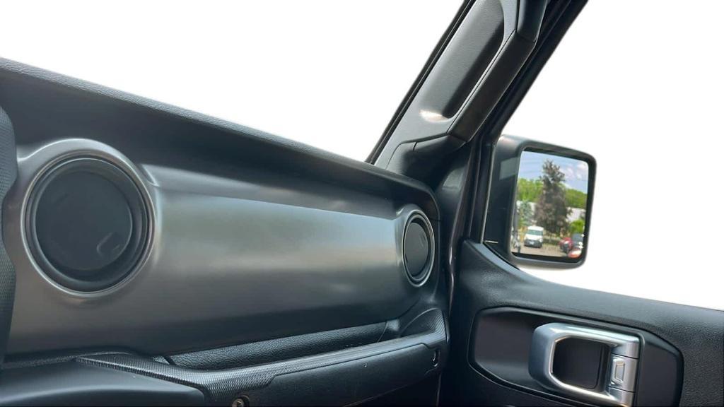 used 2021 Jeep Gladiator car, priced at $34,326
