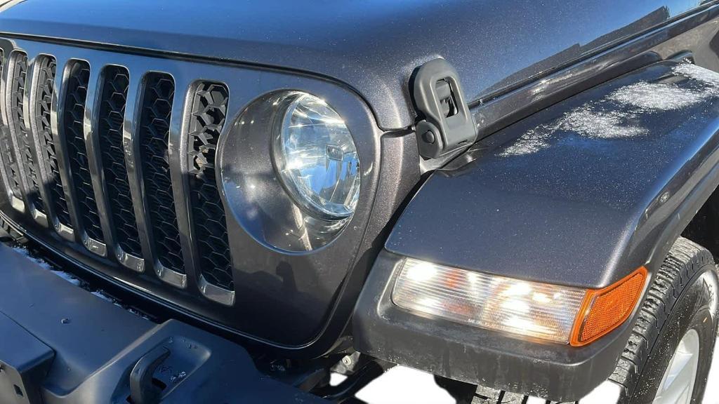 used 2022 Jeep Gladiator car, priced at $29,925