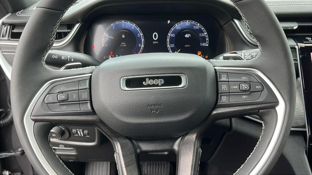 new 2025 Jeep Grand Cherokee car, priced at $50,010