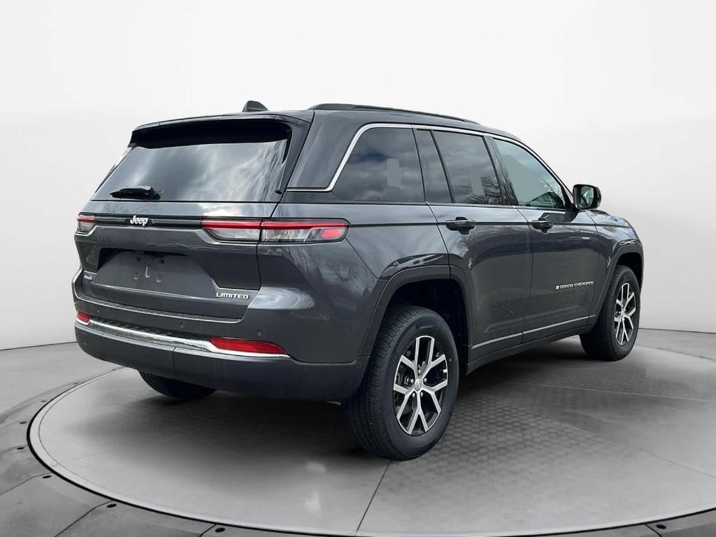 new 2025 Jeep Grand Cherokee car, priced at $50,010