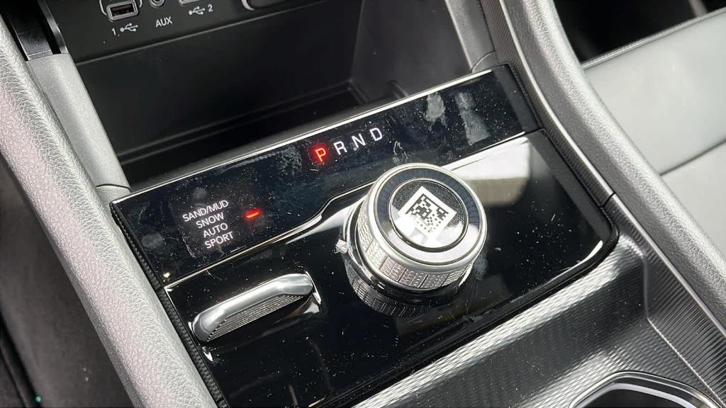 new 2025 Jeep Grand Cherokee car, priced at $50,010