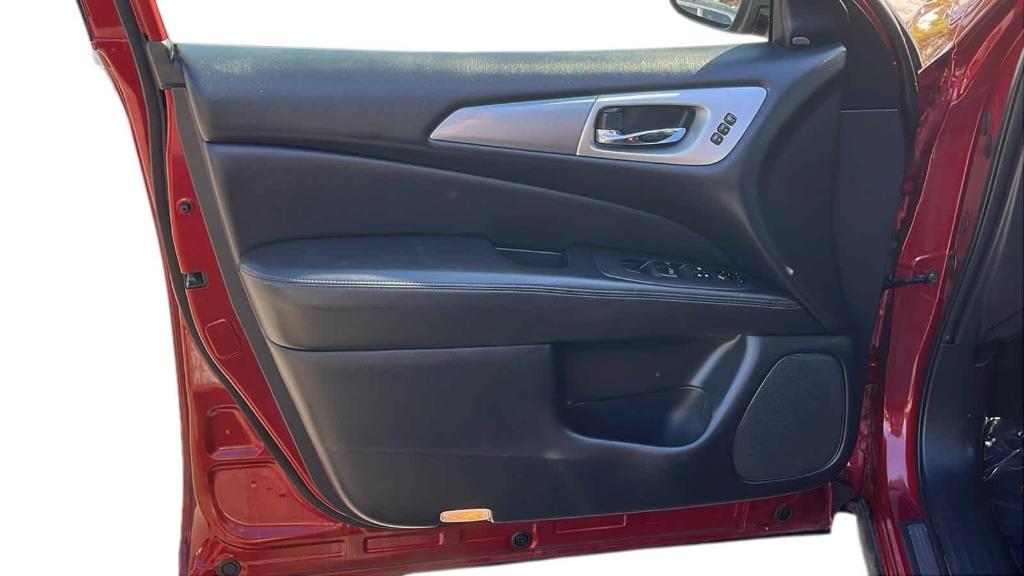 used 2020 Nissan Pathfinder car, priced at $21,346