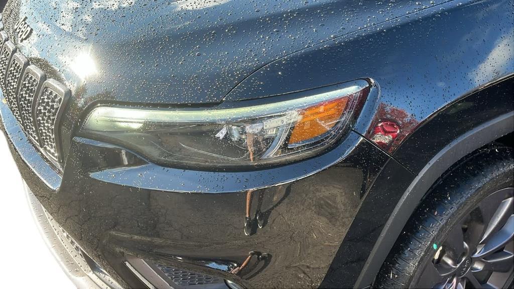 used 2021 Jeep Cherokee car, priced at $21,982