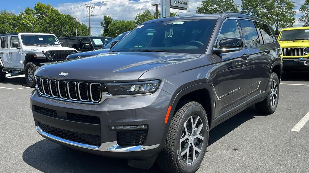 new 2024 Jeep Grand Cherokee L car, priced at $48,555