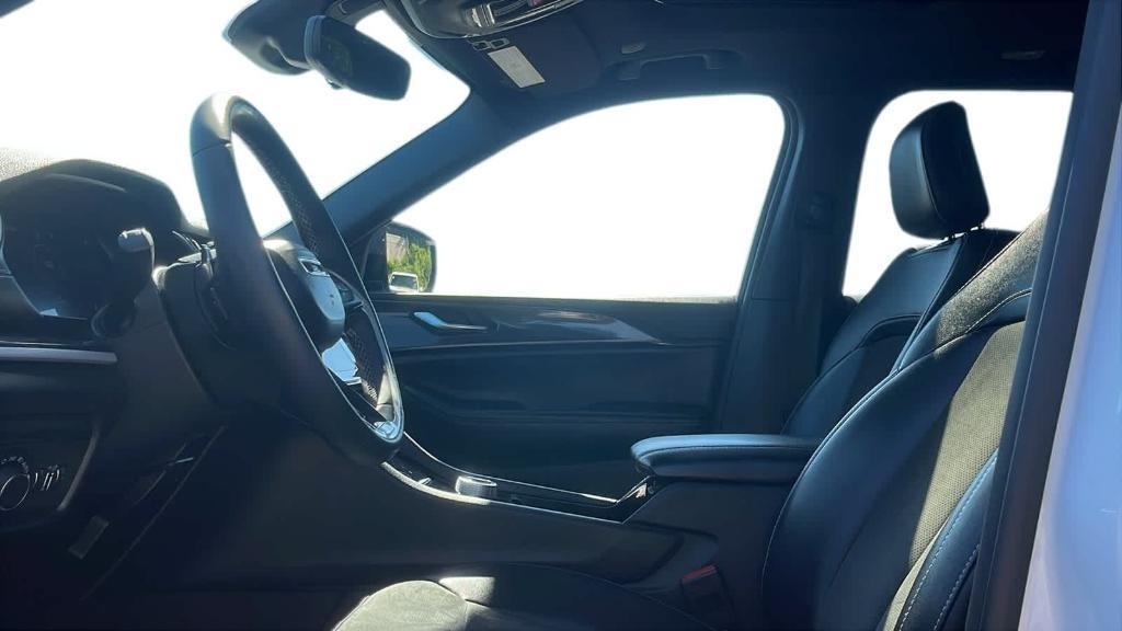used 2023 Jeep Grand Cherokee car, priced at $33,446