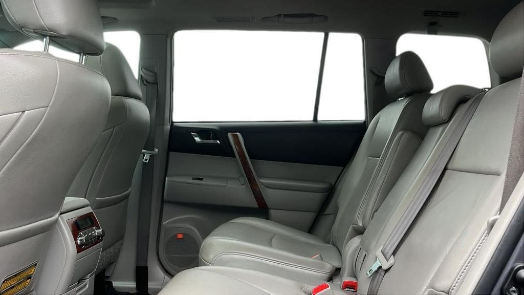 used 2012 Toyota Highlander car, priced at $15,564