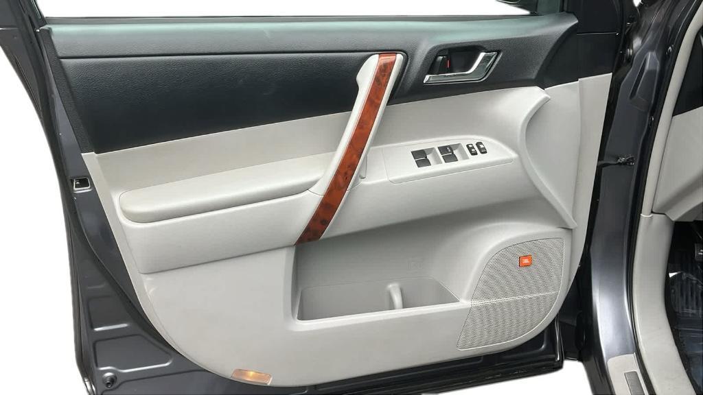 used 2012 Toyota Highlander car, priced at $15,564