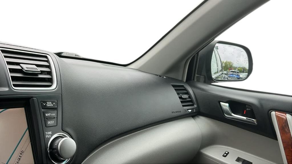 used 2012 Toyota Highlander car, priced at $15,564