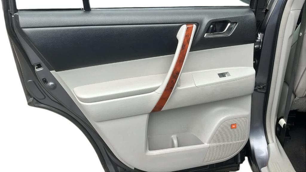used 2012 Toyota Highlander car, priced at $15,564