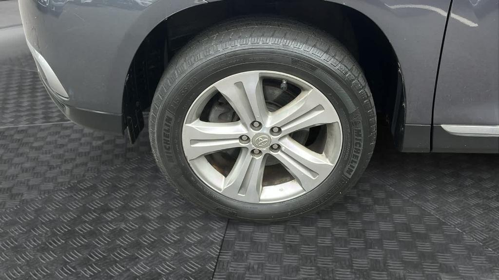 used 2012 Toyota Highlander car, priced at $15,564