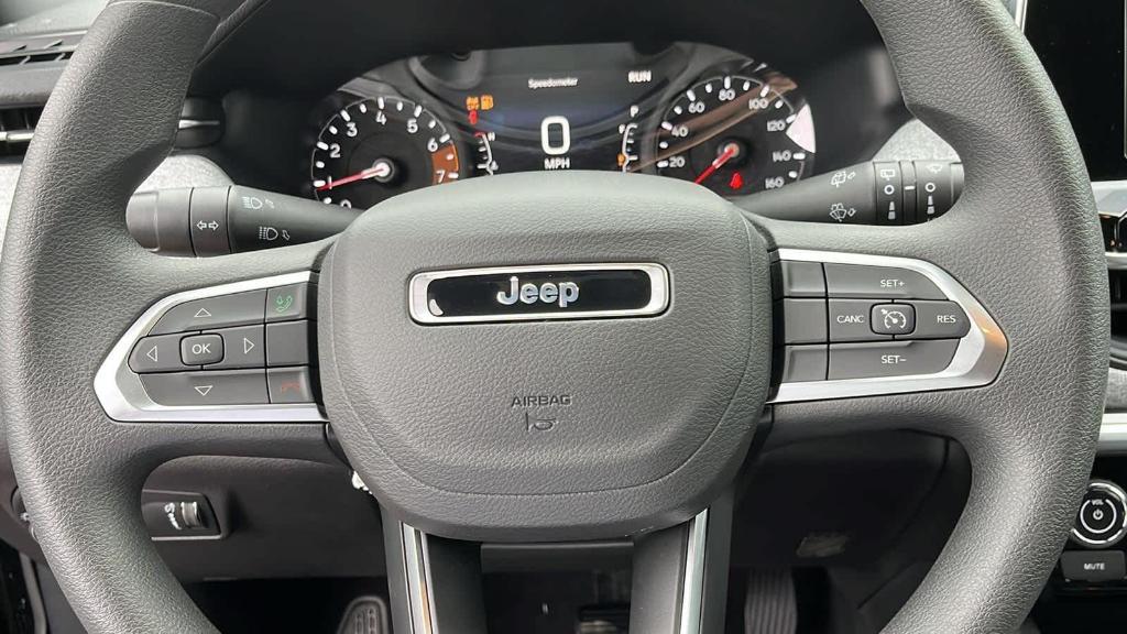 new 2025 Jeep Compass car, priced at $28,090