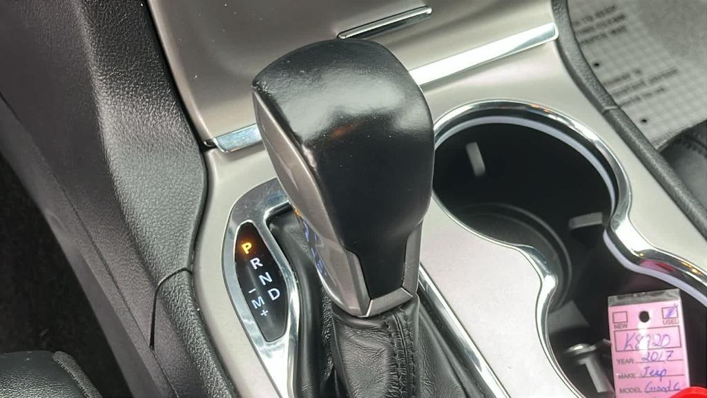 used 2022 Jeep Grand Cherokee WK car, priced at $18,549