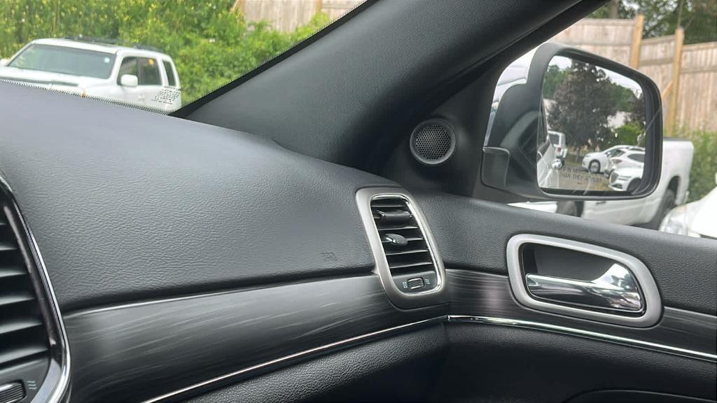 used 2022 Jeep Grand Cherokee WK car, priced at $18,549