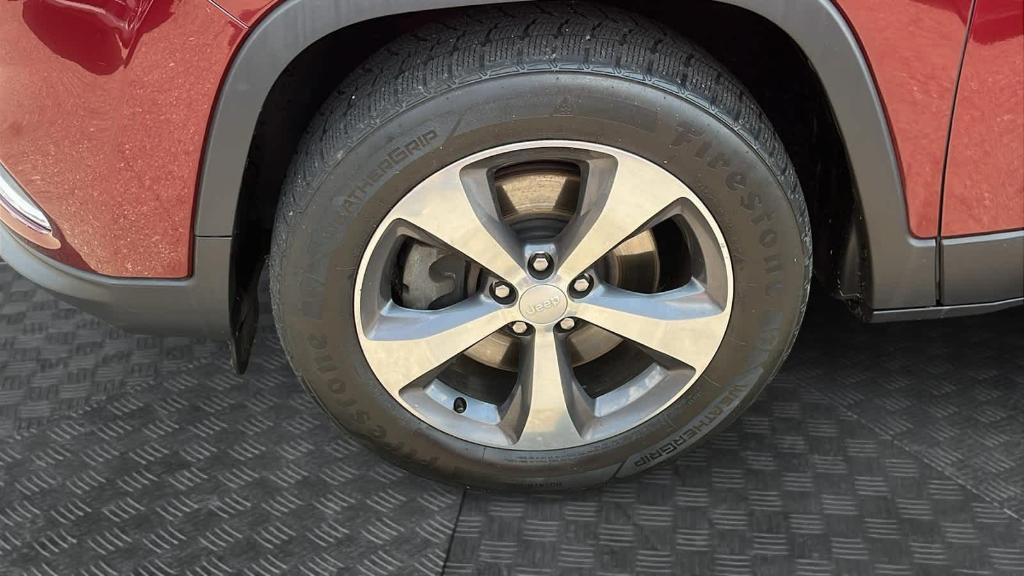 used 2019 Jeep Cherokee car, priced at $19,449