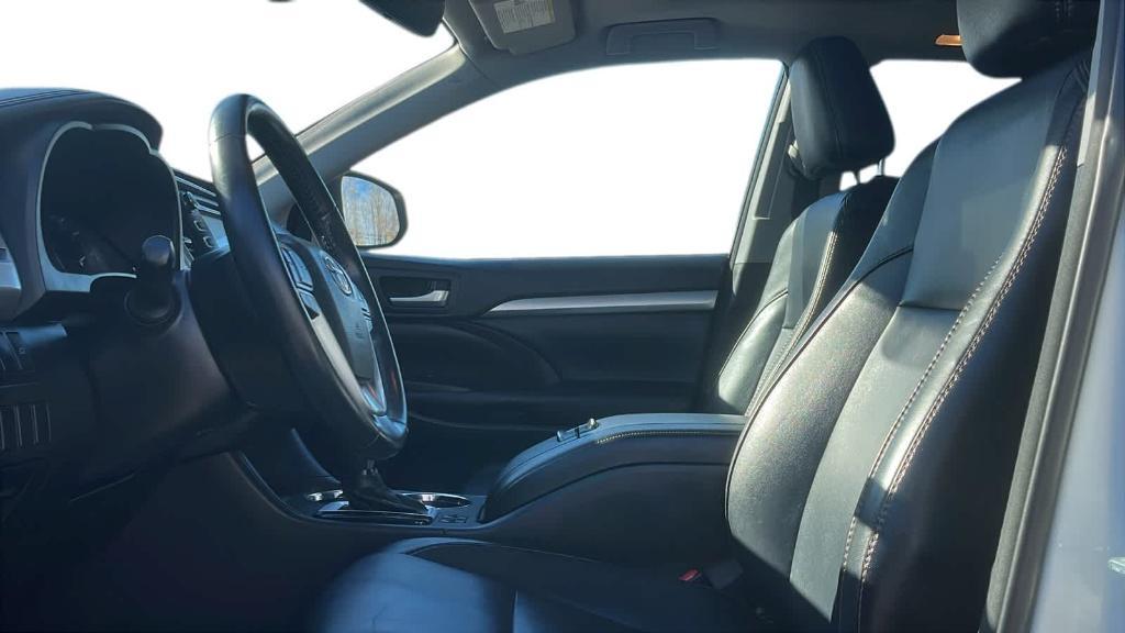 used 2017 Toyota Highlander car, priced at $17,972