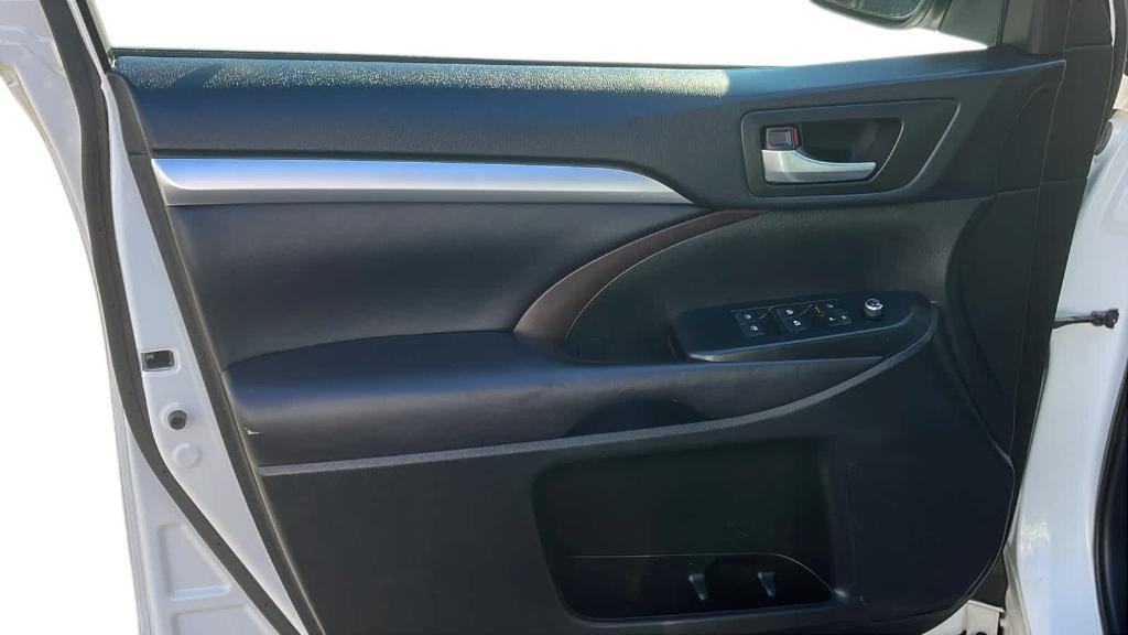 used 2017 Toyota Highlander car, priced at $17,972