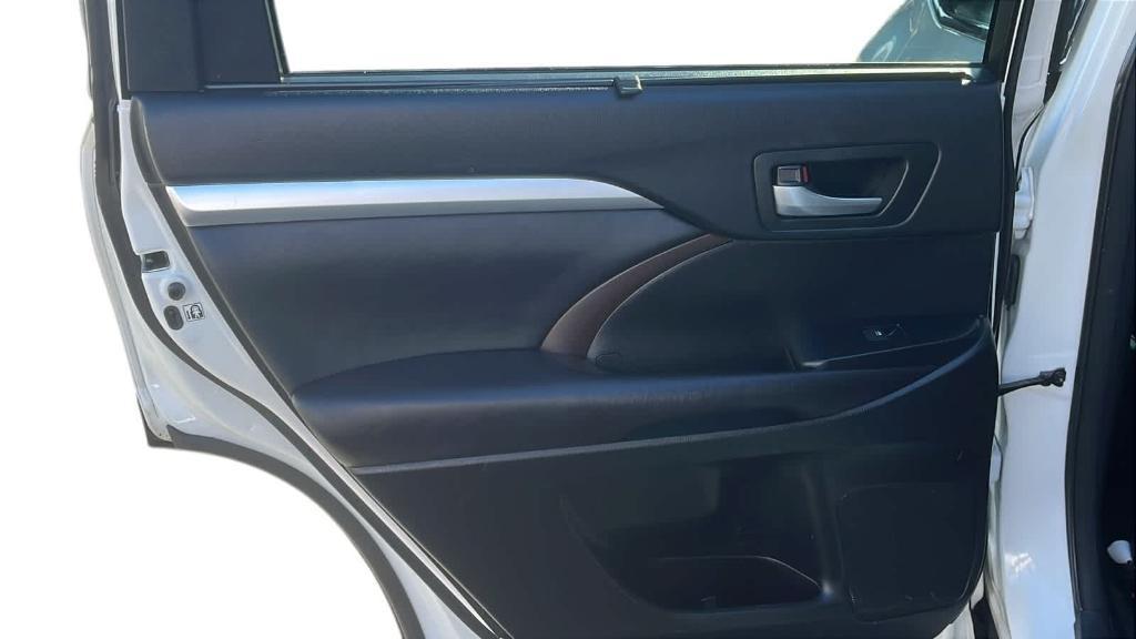 used 2017 Toyota Highlander car, priced at $17,972