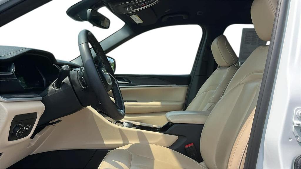 used 2023 Jeep Grand Cherokee car, priced at $28,887