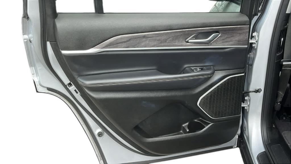 used 2022 Jeep Grand Cherokee L car, priced at $31,624