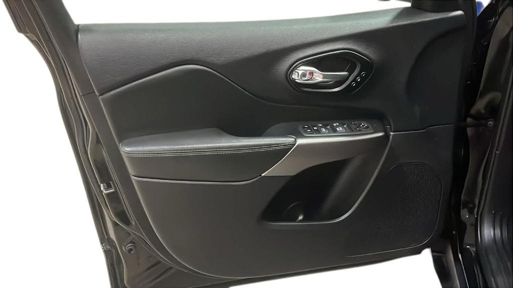 used 2022 Jeep Cherokee car, priced at $19,969