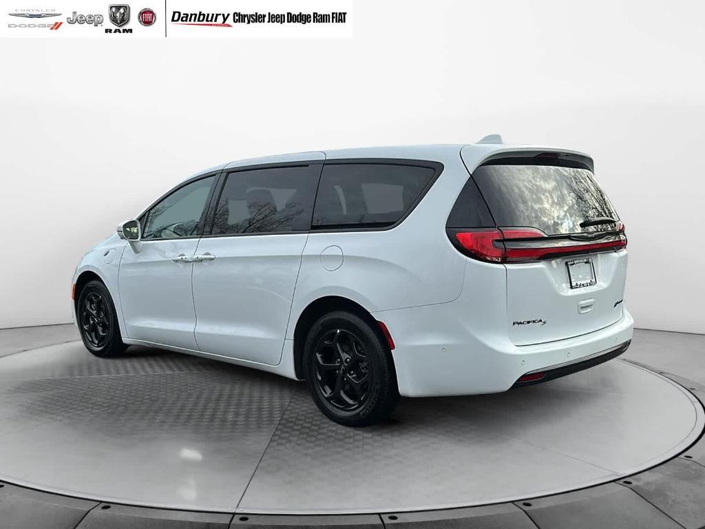 used 2022 Chrysler Pacifica Hybrid car, priced at $28,982