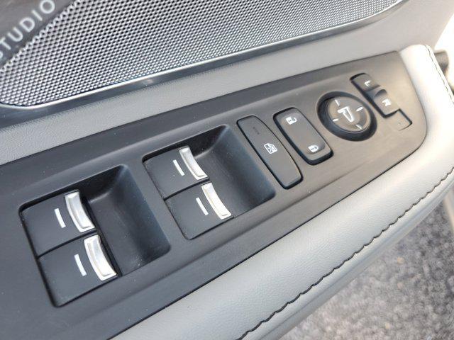 used 2023 Acura RDX car, priced at $40,989