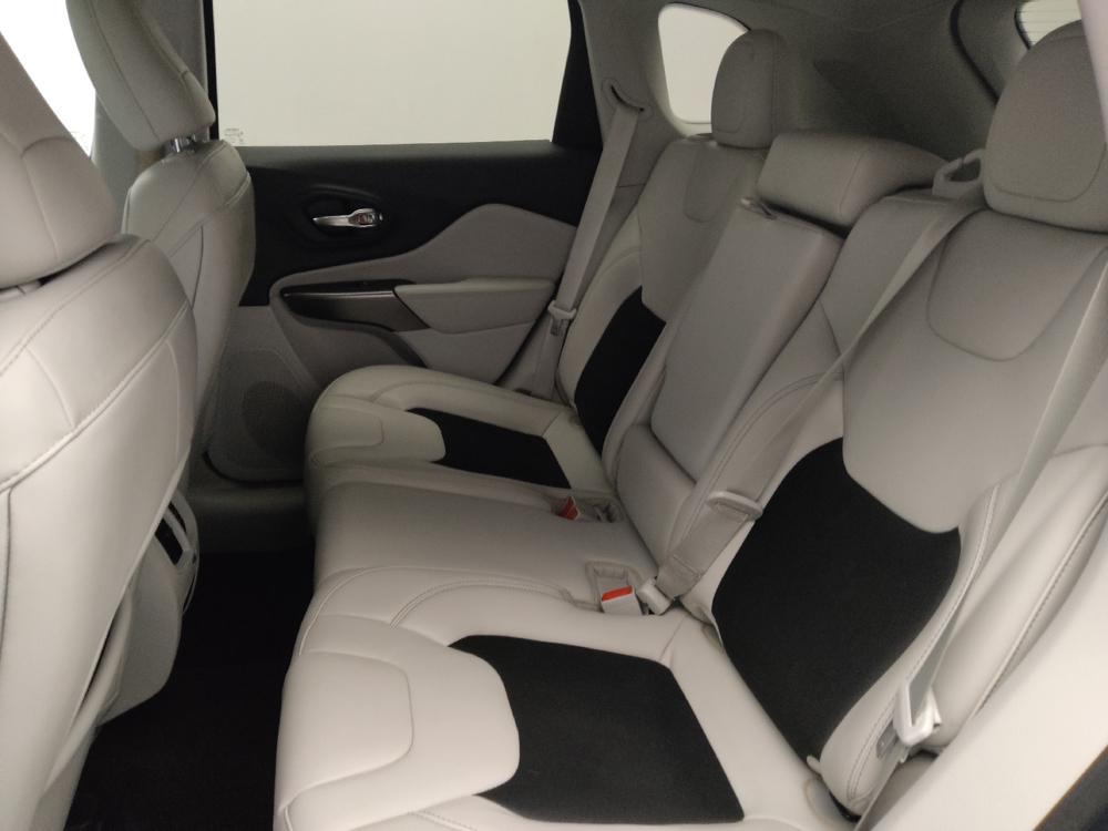 used 2020 Jeep Cherokee car, priced at $20,495