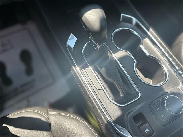 used 2023 Chevrolet Traverse car, priced at $29,199