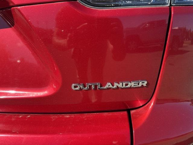 used 2010 Mitsubishi Outlander car, priced at $5,799