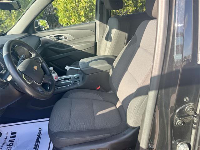 used 2023 Chevrolet Traverse car, priced at $29,896