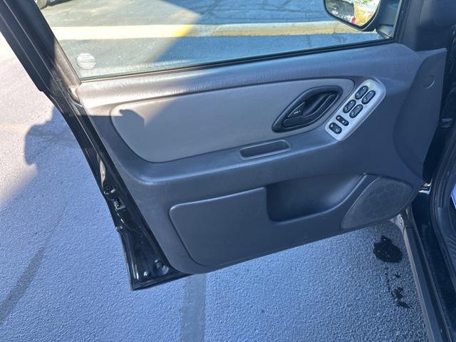 used 2007 Ford Escape car, priced at $1,999