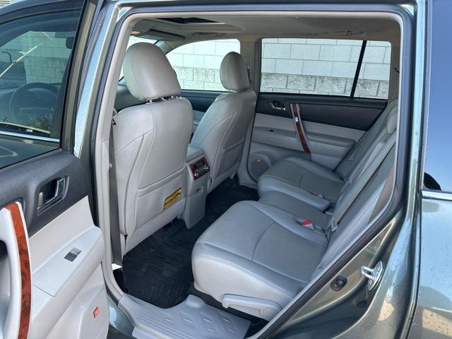 used 2013 Toyota Highlander car, priced at $8,799