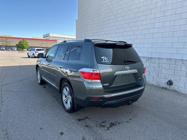 used 2013 Toyota Highlander car, priced at $8,799