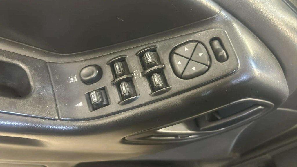 used 2004 Jeep Grand Cherokee car, priced at $2,999