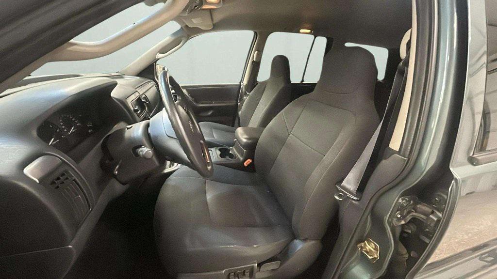 used 2004 Jeep Grand Cherokee car, priced at $2,999