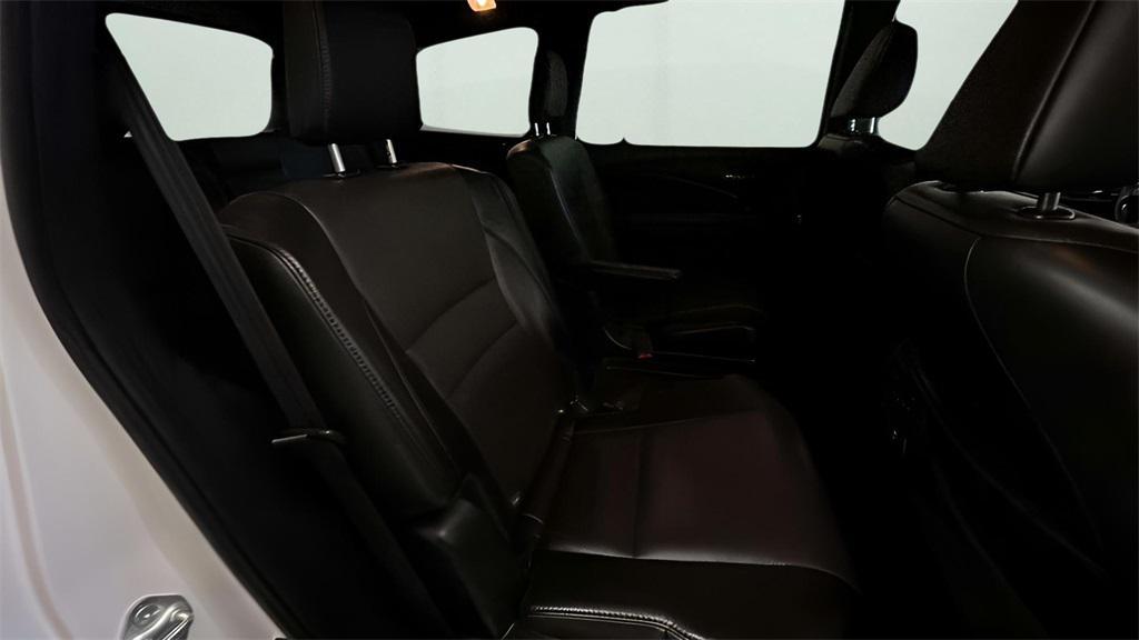 used 2022 Honda Pilot car, priced at $27,994