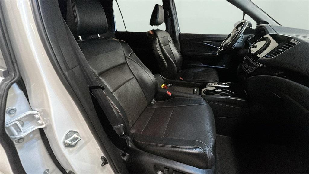 used 2022 Honda Pilot car, priced at $27,994