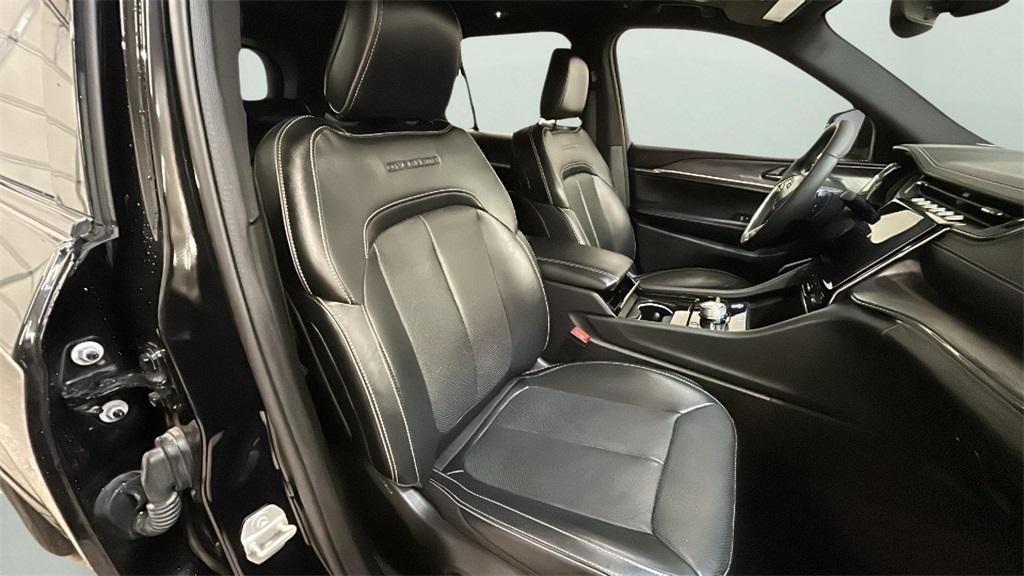 used 2024 Jeep Grand Cherokee car, priced at $41,994