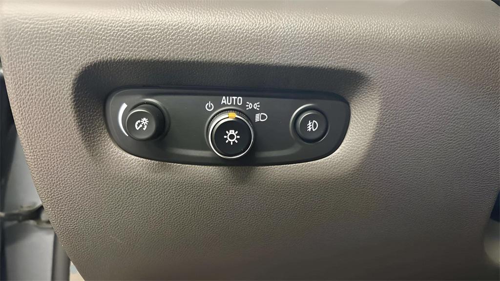 used 2018 Chevrolet Traverse car, priced at $17,994