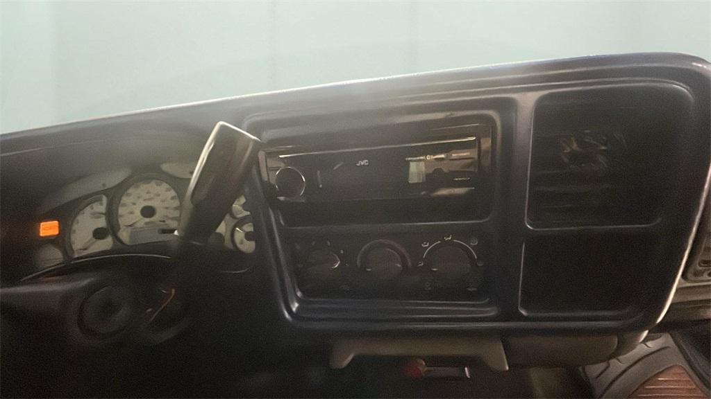 used 2002 Chevrolet Suburban car, priced at $4,494