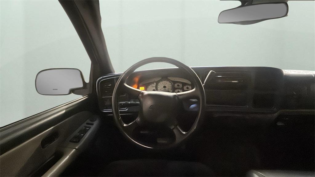 used 2002 Chevrolet Suburban car, priced at $4,494