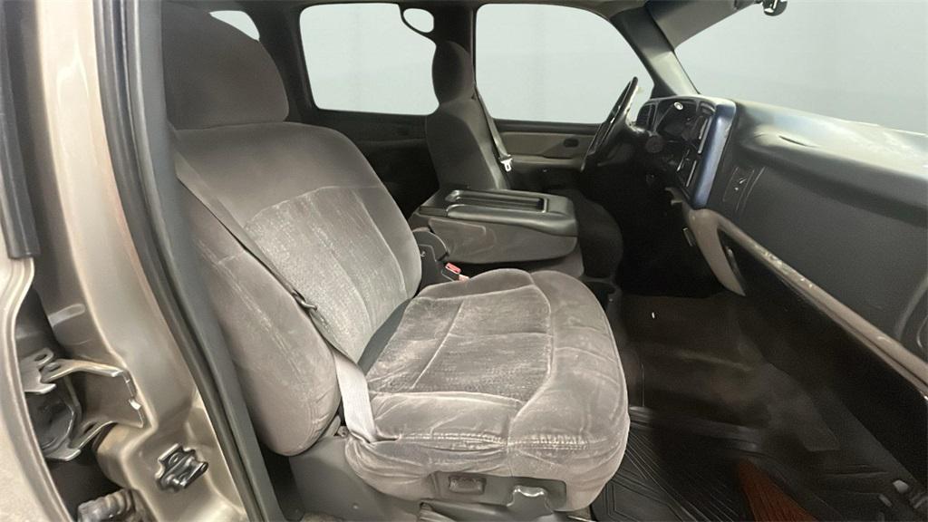 used 2002 Chevrolet Suburban car, priced at $4,494