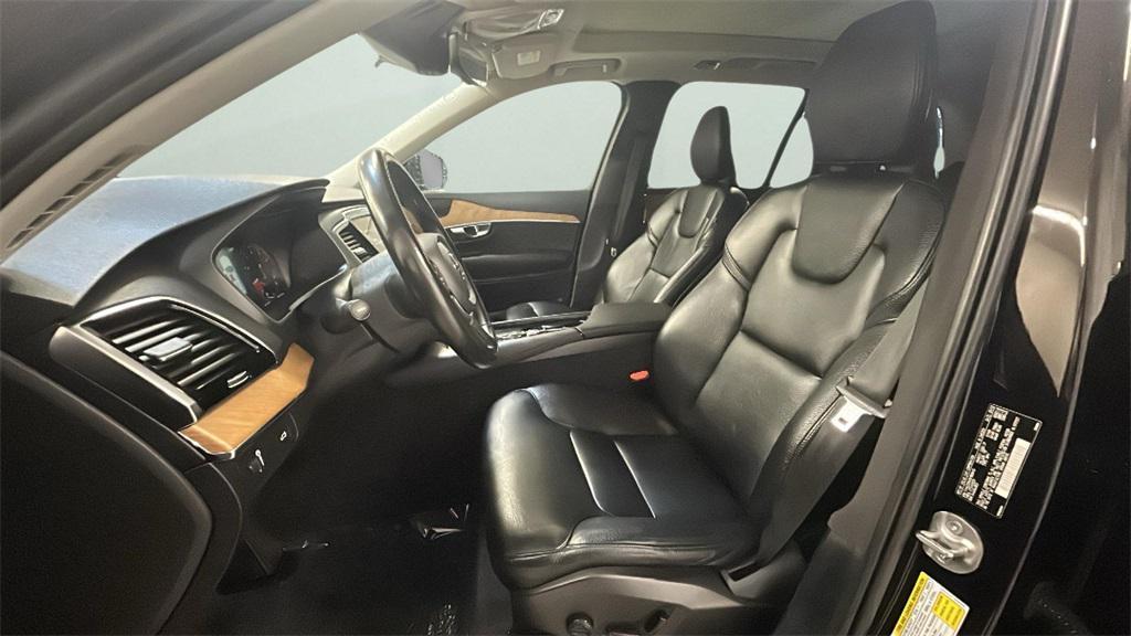 used 2022 Volvo XC90 car, priced at $29,994