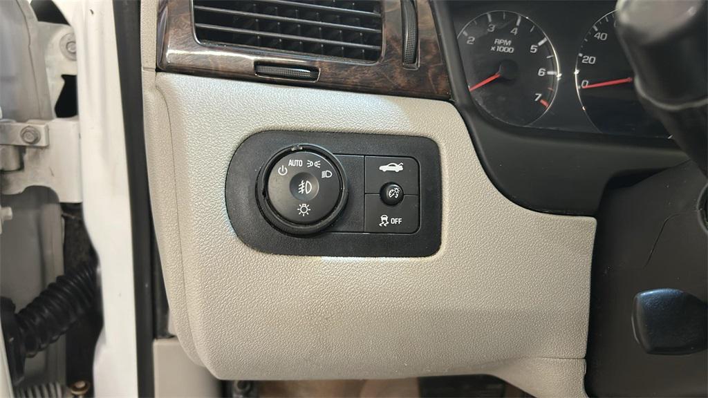 used 2013 Chevrolet Impala car, priced at $1,994